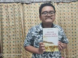 Langsung saja di bawah ini kami sajikan kosakata atau nama nama hari dalam bahasa arab yang lengkap dengan artinya. Mengenal Bahasa Arab Lebih Dalam Penerapannya Dalam Kehidupan Sehari Hari Bahasa Dan Sastra Arab