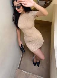 Đầm body mang giày gì vừa sành điệu vừa tôn dáng cho nàng?