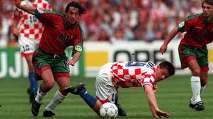 Portugalia jako piłkarz wygrywał ligę mistrzów z juventusem turyn i borussią dortmund, w reprezentacji portugalii rozegrał 53 mecze, był na euro 1996 i 2000 (brązowy medal) oraz mundialu 2002. Liga Mistrzow Portugalia Polska Kadry Z Zycia Paulo Sousy Sport Tvp Pl