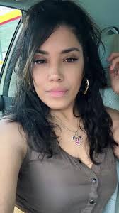 Barbara Castillo (@ur.bestie.bee)