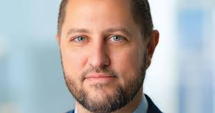 Barings names Bryan High head of global private finance, as Ian Fowler  resigns