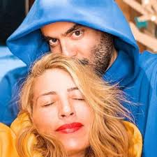 Γέννησε με προγραμματισμένο τοκετό και με καισαρική στην κλινική που εργάζεται ο σύντροφός της, στη ζυρίχη. Maria Hliakh Stelios Manoysakhs Des Pws Einai To Spiti Celebrities Eidhseis