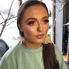 Blown out oranges & glowy skin for Emily today ❤️🍊 #cathalfmakeup