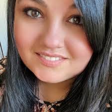 Amanda Hobbs's Instagram, Twitter & Facebook