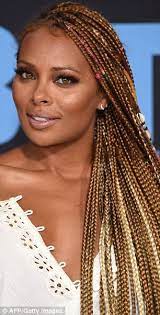 From Yara Shahidi S Denim Eyeshadow Right To Eva Marcille S Ankle Length Box Braids Left Don T Miss The Blonde Braids Box Braids Styling Blonde Box Braids