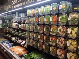 Pin By Belu Zalez Gonzalez On Supermarket Food Store Supermarket Design Vegetable Shop