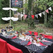 Pirate party dinner plates, 8ct. Petite Celebrations Pirate Party Pirate Birthday Party Pirate Theme Party Pirate Party Tables