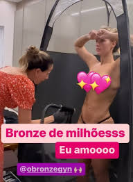 De topless, Virgínia Fonseca mostra preparação para curtir Carnaval em  Salvador