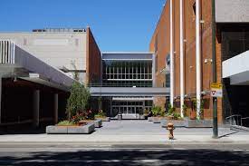 Lloyd center
