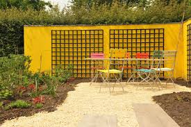 geef uw tuin een mediterraanse look met de yellow sun split tuin bestrating gele zon tuin