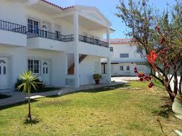Named beach garden albufeira this condominium offers a total of eighteen apartments comprising two or three. Apartment Albufeira 2 Bedroom Apt Portugal Booking Com