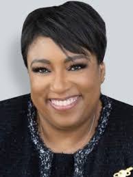 Evelyn Gee's Instagram, Twitter & Facebook