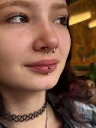 Fresh vertical labret for the lovely Amy using this floral ti attachment  from @qualitibodyjewellery 🌸 •Pierced using @probodyart •Cleaned with  @neilmedpiercingaftercare •Ti jewellery @qualitibodyjewellery