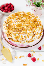 Eins steht fest, würde sich die berliner luft so schnuppern wie dieser gleichnamige kuchen schmeckt wäre es unlängst zum luftkurort erkoren worden. Himmelstorte Mit Himbeeren Mein Naschgluck