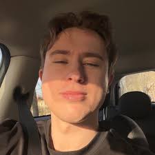 hi everyone. my friend is visiting korea and i need to sell it. We'll stay  in Seoul for a few days first and then go to Busan where I'd want to take