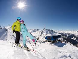 Die billigste ist per bus und kostet 65€. Skiurlaub Osterreich Tirol Ried Im Oberinntal Apart Cacilia Skifahren