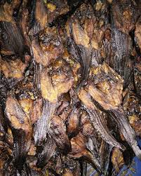 Salah merupakan salah satu kuliner lokal dimana ikan mengalami proses pengasapan sehingga kandungan airnya hilang dan memunculkan aroma asap yang khas pada ikan salai. Gulai Ikan Salai Sajian Rumahan Favorit Raja Raja Mandailing Merahputih