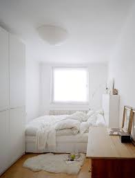 Small spare room ideas to transform your extra space. All White Small Bedroom Camera Da Letto Minimalista Idee Per Piccole Camere Da Letto Idee Arredamento Camera Da Letto