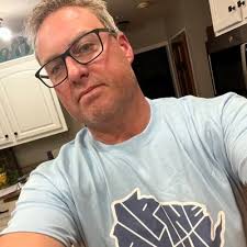 Alex Benjamin Curtis"