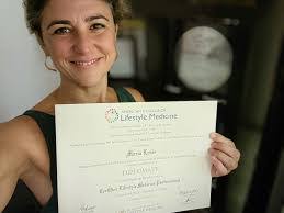 Sandra Lanza's Instagram, Twitter & Facebook