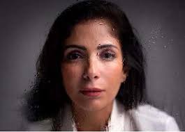 وتجاهلت منى زكي الشائعة تماما ورفضت التعليق عليها كما رفضت حسم مصير عودتها إلى موسم دراما رمضان 2020 بعد غياب 4 أعوام كاملة، ولكنها ظهرت بحالة نشاط عبر مواقع التواصل. ÙÙŠ Ø§Ù„ØµÙ†Ø¯ÙˆÙ‚ Ø§Ù„Ø£Ø³ÙˆØ¯ Ù…Ù†Ù‰ Ø²ÙƒÙŠ ØªØªØ¹Ø±Ø¶ Ù„Ù‡Ø¬ÙˆÙ… ÙÙŠ Ù…Ù†Ø²Ù„Ù‡Ø§ ÙÙŠØ¯ÙŠÙˆ Ø§Ù„Ù…ØµØ±ÙŠ Ø§Ù„ÙŠÙˆÙ…