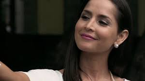 Watch El Señor de los Cielos Season 3, Episode 89: Leonor muere