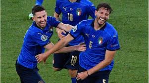 Matchshortsen från puma för em slutspelet och övriga landskamper 2020 och 2021. Doppelpack Locatelli Italien Nach Sieg Gegen Schweiz Im Em Achtelfinale Transfermarkt