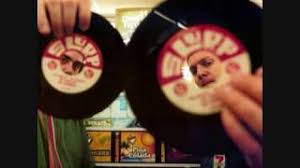 Second half intro / red clay (reprise) 12. Dj Q Bert Camel Bobsled Race Megamix Dj Shadow Cut Chemist Brainfreeze