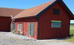 A Cozy Shop In Nykoping Denmark With A Rustic Style At The Countryside Danish And Swedish Interior And Chalk Paint Decorative P Annie Sloan Mysigt Inredning