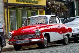 Its engine is a naturally aspirated petrol, 1 litre, two stroke 3 cylinder. 25 Jahre Nach Dem Ende Von Trabant Und Wartburg Motorkultur