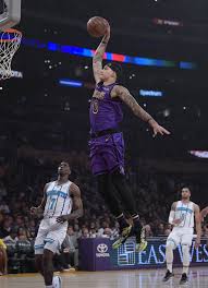 The best plays (crossovers, assists. James Caldwell Pope Shoot Lakers Past Hornets 129 115 Taiwan News 2019 03 30 12 53 57