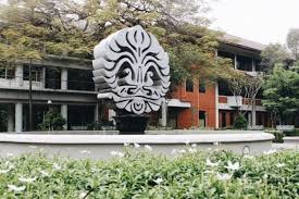 Pada tahun tersebut, asrama aku ada buat penambahan bangunan baru iaitu blok asrama perempuan dan dewan makan baru. 5 Cerita Mistis Paling Terkenal Di Kampus Ui Depok Dari Penampakan Si Merah Sampai Kereta Hantu Womantalk