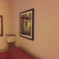 The hotel also has a fitness centre. La Quinta Inn Suites Garden City 821 Stewart Ave