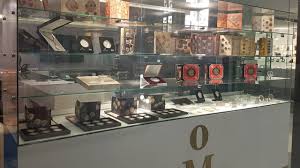 El acuerdo entre la tienda en casa y beruby permite que tus compras sean más baratas por los cupones y por el cashback (reembolsos en euros). Roban Tienda De La Casa De Moneda En Cdmx Forbes Mexico