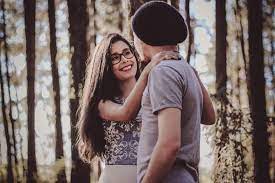 Istri ideal adalah istri yang mampu menyenangkan dan membahagiakan suami. 5 Sikap Manja Ke Suami Ini Perlu Kamu Lakukan Tak Harus Berlebihan Untuk Dapatkan Perhatian