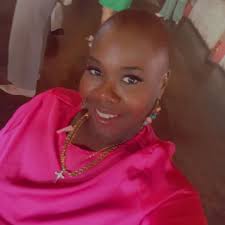 Sweets On The Run's owner, Ranada Price, is one of this semester's  participants in the City's Amplify: African-American Business Accelerator!  She recently finalized her food truck, as one part of her fresh-baked