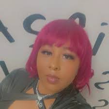 Mimi Young's Instagram, Twitter & Facebook