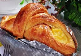 新年到～咚咚咚咚鏘～～德麥在這邊祝福大家新年快樂新的一年一定要給大家最喜氣的!金元寶造型『手桿丹麥麵包』⬅元寶造型的模具麥編真的第一次看到在配上英倫師傅的巧手.do re mi so好吃又好看的手桿丹麥麵包就完成囉!影片重點區00:00 開場－英倫師傅 x 好久不見的富. ä¸¹éº¦é¢åŒ…åˆ¶ä½œæˆåŠŸæŠ€å·§å'Œæ³¨æ„äº‹é¡¹ èšé¤ç½'