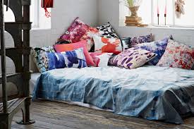 Desain tempat tidur impian anda (begitu mudah sampai anda bisa melakukannya selagi tidur) dengan pengatur tempat tidur kami. 12 Desain Kasur Tanpa Ranjang Ini Nggak Cuma Enak Buat Lesehan Tapi Juga Bikin Lega Ruangan