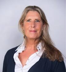 Conspiracy theorists claim Novichok crop circle predicted Dawn Sturgess'  death as giant sign for chemical weapons appeared in nearby field just  hours before