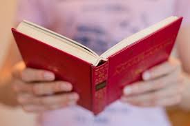 дама в очках и с ружьем в автомобиле скачать книгу 3 Knigi Kotorye Nuzhno Uspet Prochitat Na Vyhodnyh Magadanmedia