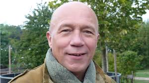 Drie parachutisten vertellen waarom zij onze bevrijders eren met een sprong  boven Eerde