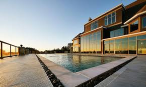 Contemporary Chateau Cove Lodging On Table Rock Lake