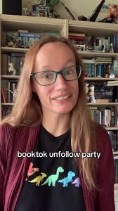 Booktok Unfollow Party: Exploring the Political Side of Fantasy Books