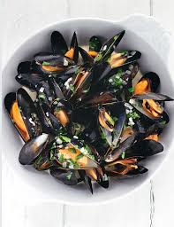 Rick Stein S Moules Mariniere With Cream Garlic And Parsley Recipe Mussels Recipes Garlic