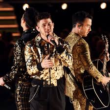 As we already know from his twitter presence, bad bunny is an icon, regardless of what the latin grammys think. Jonas Brothers Drop X Ft Karol G And Five More Minutes