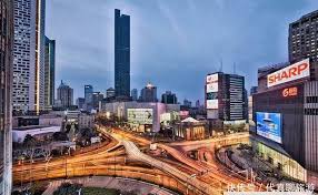 新街口站（xinjiekou station）位于 南京市 中山路、 中山东路 、 中山南路 和 汉中路 交叉口，坐落于 新街口 的核心商业区域，是南京地铁运营有限责任公司管理运营的地铁车站，也是 南京地铁1号线 和 南京地铁2号线 的换乘站。. å—äº¬åŒ—äº¬ä¸œäº¬ ä¸ºä½•éƒ½æœ‰ä¸ªæ–°è¡—å£ å¿«èµ„è®¯