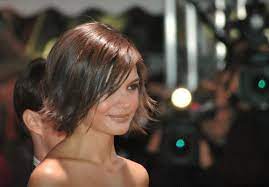 Katie Holmes Shares Rare Pic Of Her Sweetie Suri Cruise Photo Celebrity Short Hair Katie Holmes Hair Short Bob Hairstyles