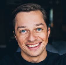 Dave Ruiz's Instagram, Twitter & Facebook