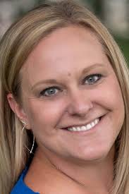 Kim Saari's Instagram, Twitter & Facebook